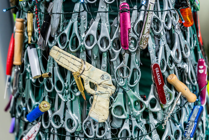 Vilnius Airport Puts A Christmas Tree Made Of Confiscated Items To Highlight The Importance Of Aviation Security Vilnius Airport Puts A Christmas Tree Made Of Confiscated Items To Highlight The Importance Of Aviation Security