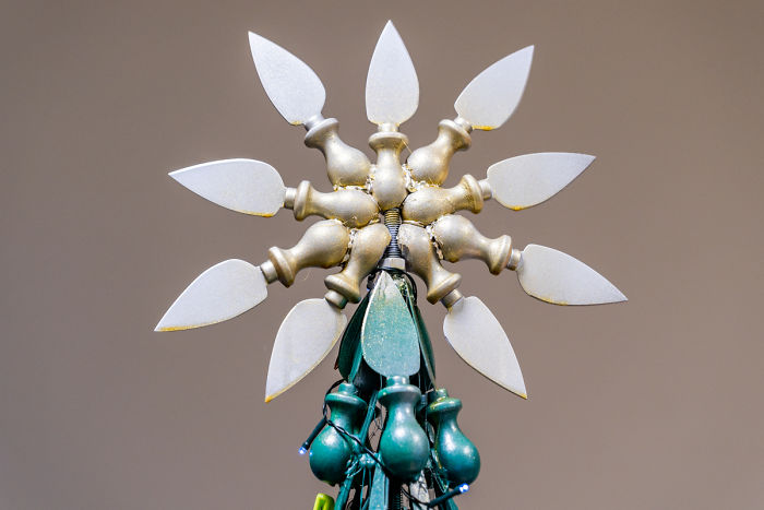 Vilnius Airport Puts A Christmas Tree Made Of Confiscated Items To Highlight The Importance Of Aviation Security Vilnius Airport Puts A Christmas Tree Made Of Confiscated Items To Highlight The Importance Of Aviation Security