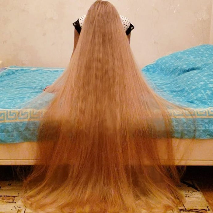 The Woman Who Refused To Cut Her Hair Since She Was 5 Is Now 34 Y.O. And Looks Like A Real-Life Rapunzel The Woman Who Refused To Cut Her Hair Since She Was 5 Is Now 34 Y.O. And Looks Like A Real-Life Rapunzel