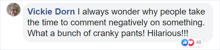 People Are Cracking Up At This Woman Who Accidentally Shared The Holiday Spirit With An Unknown Man, And It Already Has 30M+ Views