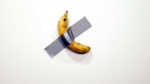 banana-taped-to-wall-art-workyou-can-own-it-and-watch-it-deteriorate-for-a-mere-120000-dollars-5dff7ae71eab4.jpg