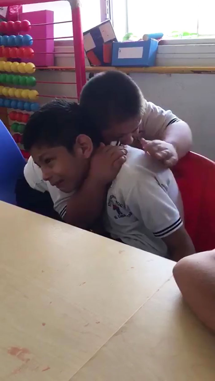 Video Of Boy With Down’s Syndrome Comforting Classmate With Autism Goes Viral For The Right Reasons Video Of Boy With Down’s Syndrome Comforting Classmate With Autism Goes Viral For The Right Reasons