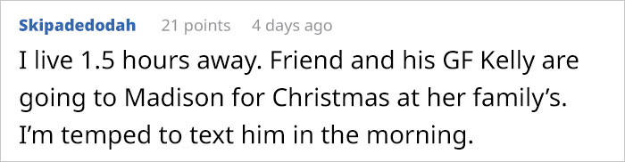 Guy Publicly Proposes To "Kelly" Using Christmas Lights, The Internet Encourages People With GFs Named Kelly To Do The Same Guy Publicly Proposes To "Kelly" Using Christmas Lights, The Internet Encourages People With GFs Named Kelly To Do The Same