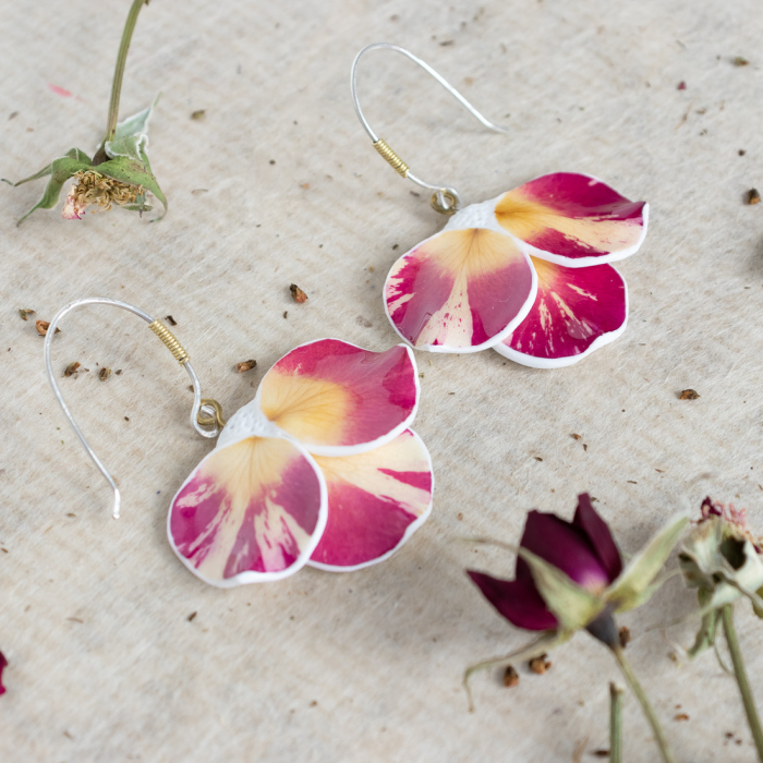 I Love To Turn Real Roses Into Unusual Art Jewelry