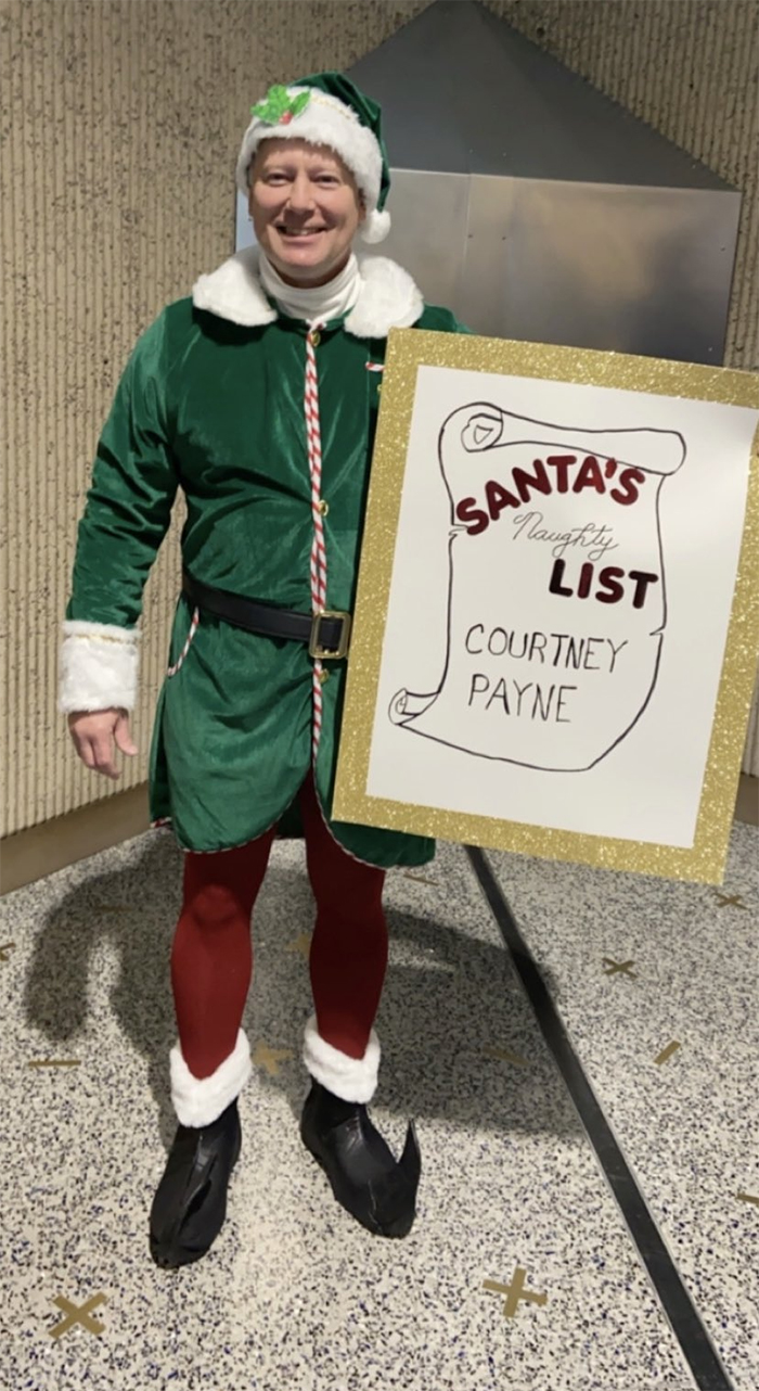 This Dad Makes Hilarious Signs And Costumes Each Time He Goes To Pick His Daughter Up From The Airport