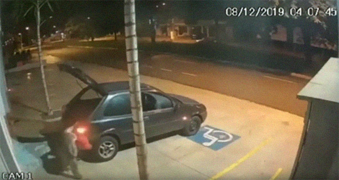 Security Camera Captures Unique Footage Of Thieves Failing So Hard It Looks Like A '90s Comedy Movie