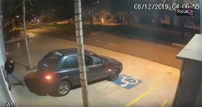 Security Camera Captures Unique Footage Of Thieves Failing So Hard It Looks Like A '90s Comedy Movie