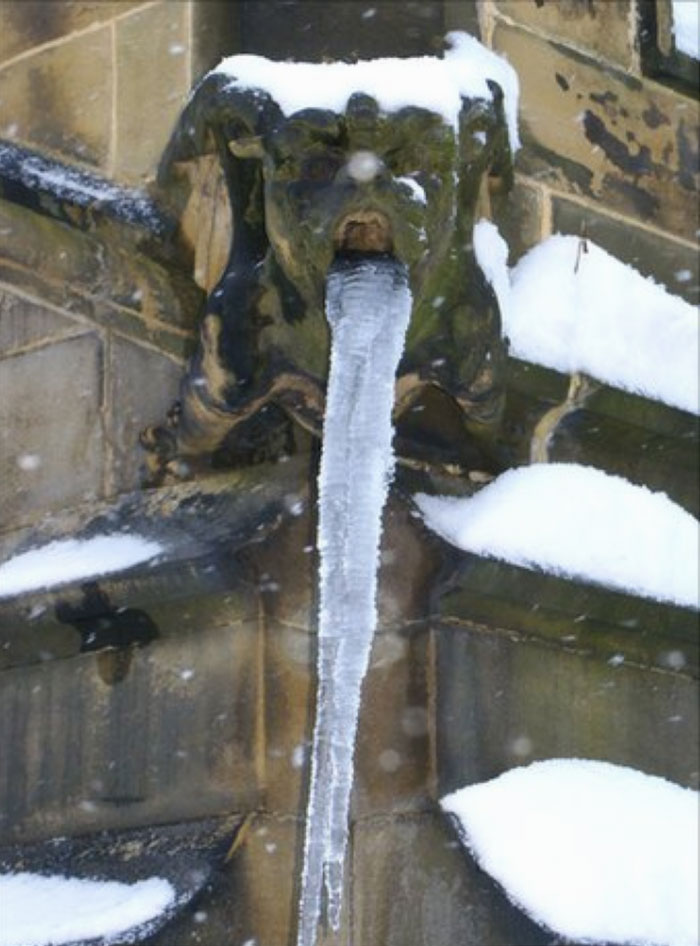 Gargoyle-Statues-Vomiting-Ice