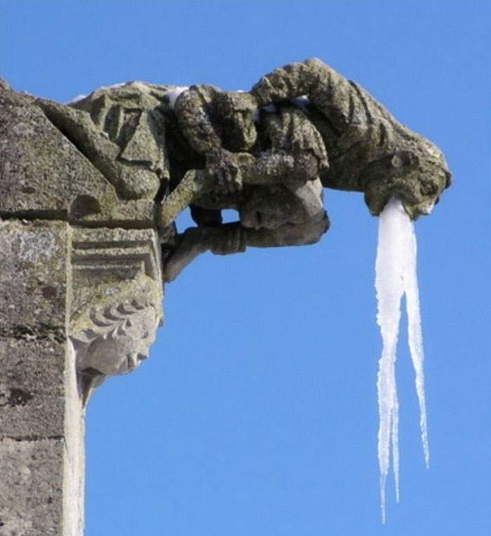 Gargoyle-Statues-Vomiting-Ice