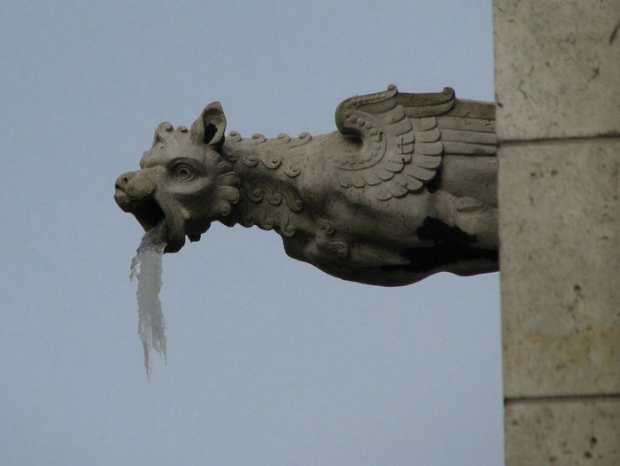 Gargoyle-Statues-Vomiting-Ice
