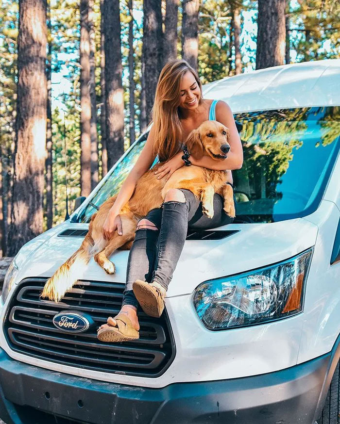 24-Year-Old Dumps Her Boyfriend, Quits Her Job, And Now Is Living The Van Life With Her Dog 24-Year-Old Dumps Her Boyfriend, Quits Her Job, And Now Is Living The Van Life With Her Dog