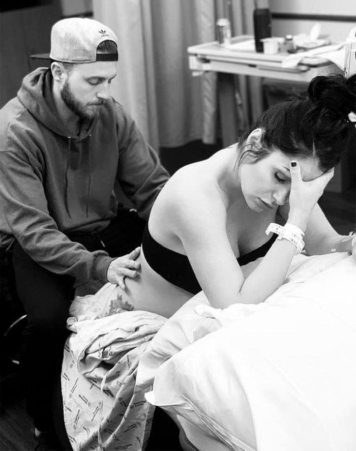 Man Describes Everything He Was Going Through While His Wife Was Giving Birth Man Describes Everything He Was Going Through While His Wife Was Giving Birth