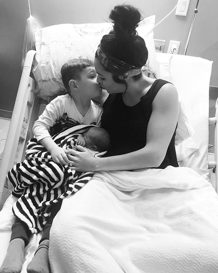 Man Describes Everything He Was Going Through While His Wife Was Giving Birth Man Describes Everything He Was Going Through While His Wife Was Giving Birth