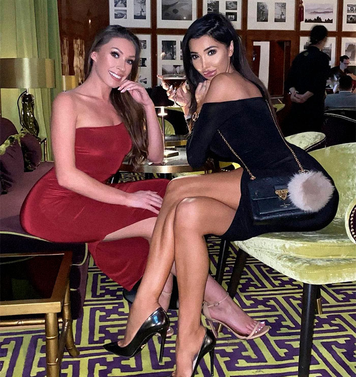 This Is A Hundred Percent Presented As Reality. Her Legs Are Broken In Six Places And Her Butt Is Sixteen Miles Wide And Long. And She Helped Out Her Friend Too