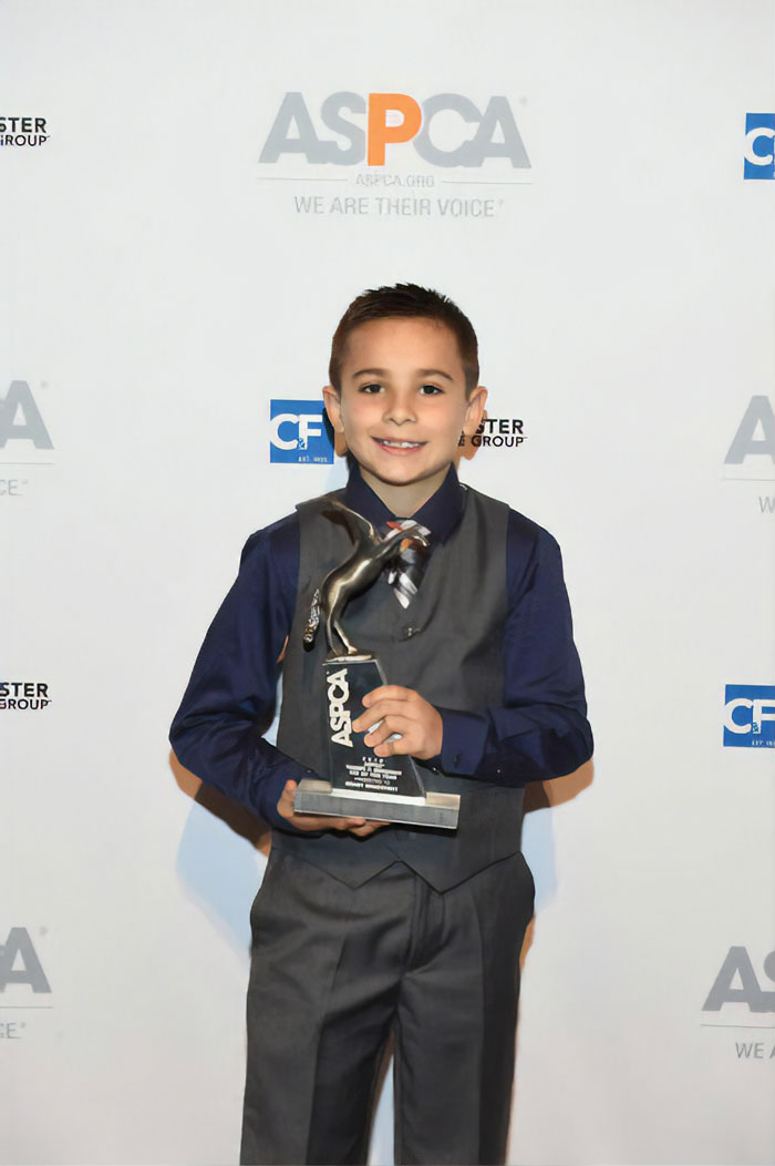 This 10 Y.O. Noticed Police K-9 Unit Without A Protective Vest, Raises 95k Dollars To Buy Them