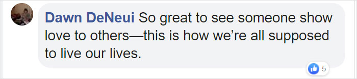 Chick-Fil-A Manager Drops His Work To Help 96 Y.O. WWII Veteran That Was In Tears About A Flat Tire