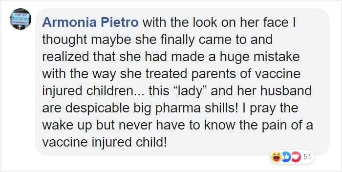 Kristen Bell Can't Contain Herself While Her Husband Explains To Their Daughter What 'The Middle Finger' Means