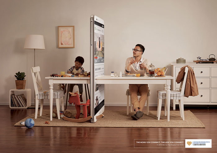 This Ad Campaign Shows How Smartphones Divide Families This Ad Campaign Shows How Smartphones Divide Families