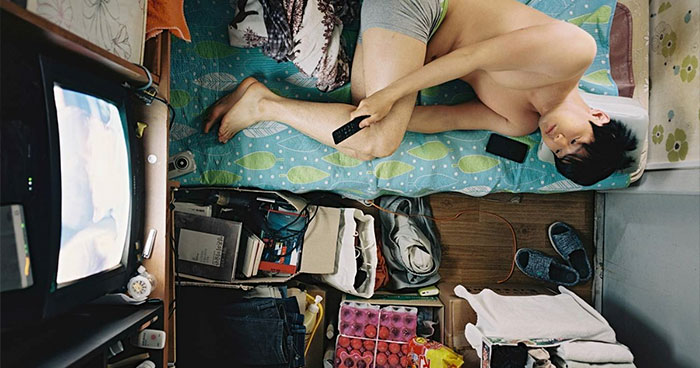South Korean Photographer Sim Kyu-Dong Shows How The Poor Live In ‘Goshitels’ In 30 Powerful Photos