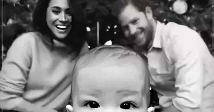Harry And Meghan’s Family Release Their Eco-Friendly Christmas Card Featuring Baby Archie