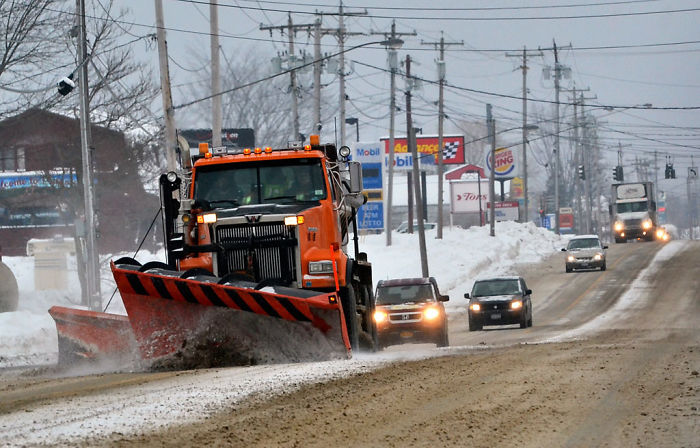 Guy Gets His Mailbox Ruined By A Snow Plow Every Snowfall, Gets Perfect Revenge