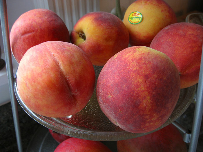 Here Are 8 Pictures Of Fruit And Vegetables Before They Were Domesticated By Humans And After