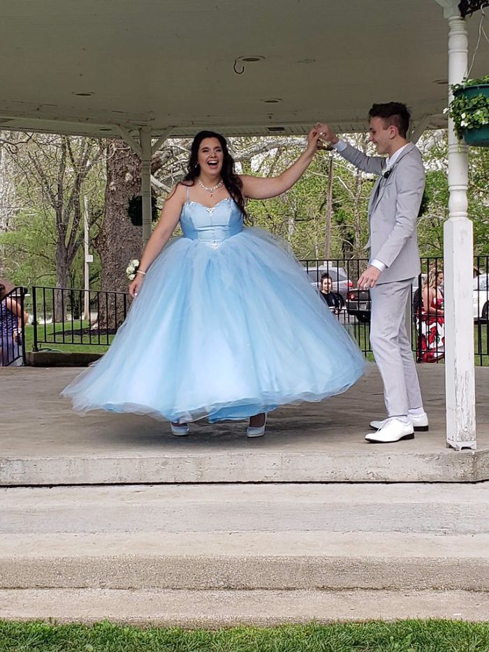 Teen Makes A Stunning Dress From Scratch After Learning His Prom Date Couldn't Afford Her Dream Gown Teen Makes A Stunning Dress From Scratch After Learning His Prom Date Couldn't Afford Her Dream Gown