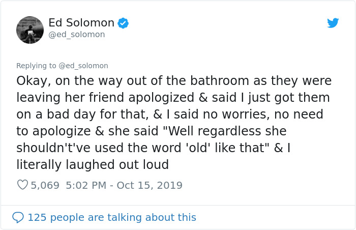 Women Tell Man Not To Mansplain "Men In Black" To Them, Turns Out He's The Writer Women Tell Man Not To Mansplain "Men In Black" To Them, Turns Out He's The Writer
