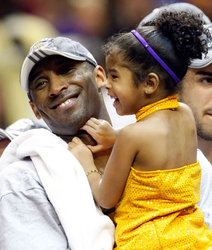 17 Heartbreaking Photos Of Kobe Bryant And His 13-Year-Old Daughter, Gigi 17 Heartbreaking Photos Of Kobe Bryant And His 13-Year-Old Daughter, Gigi