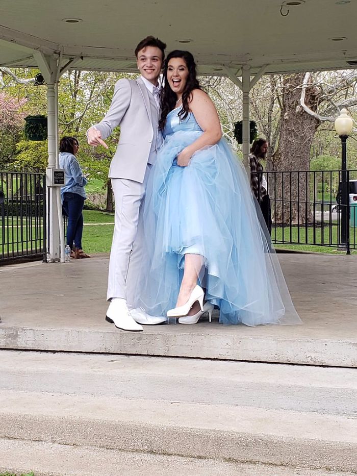 Teen Makes A Stunning Dress From Scratch After Learning His Prom Date Couldn't Afford Her Dream Gown Teen Makes A Stunning Dress From Scratch After Learning His Prom Date Couldn't Afford Her Dream Gown
