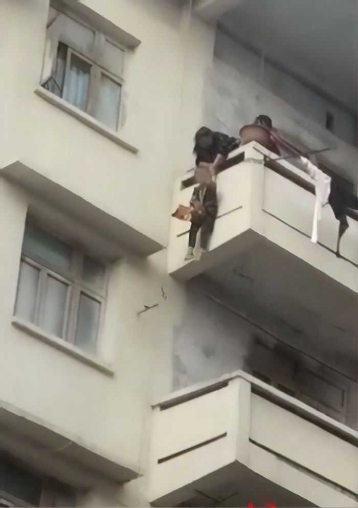 Grandma Goes Mission Impossible While Dangling A 7 Y.O. From The 5th Floor to Rescue Her Cat