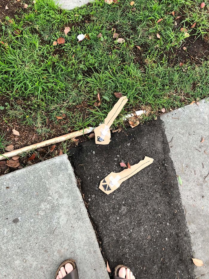 Someone “Enhanced” These Lost Keys To Make Them Easier To Spot