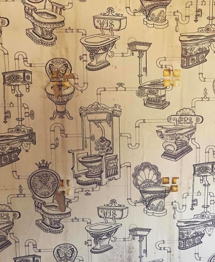 I Re-Did My Grandmother’s Bathroom And Found This Hidden Under The (Awful) Antique Mirror Tiles!