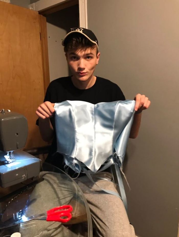 Teen Makes A Stunning Dress From Scratch After Learning His Prom Date Couldn't Afford Her Dream Gown Teen Makes A Stunning Dress From Scratch After Learning His Prom Date Couldn't Afford Her Dream Gown