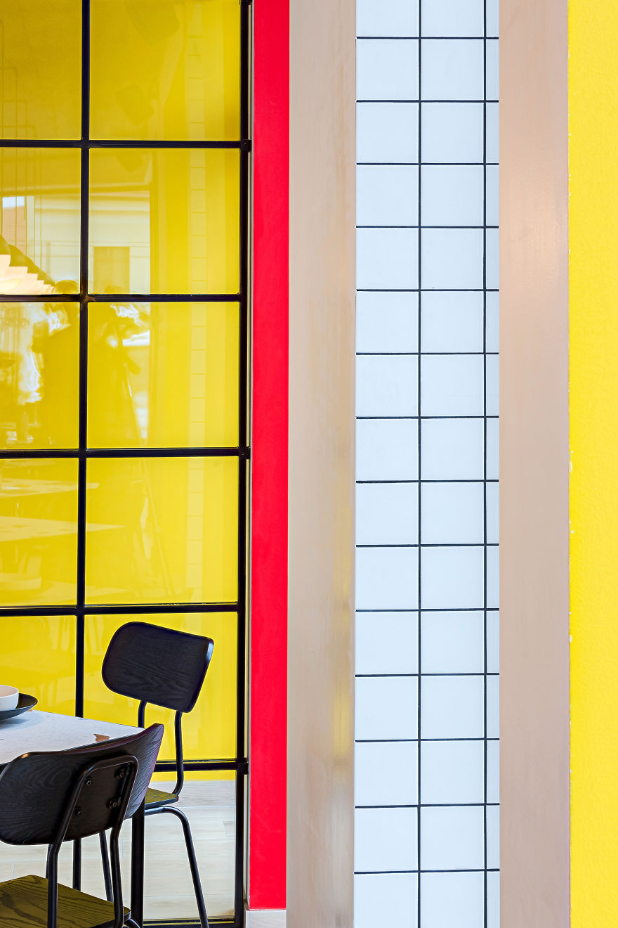 Bauhaus Inspired Interior In Vilnius