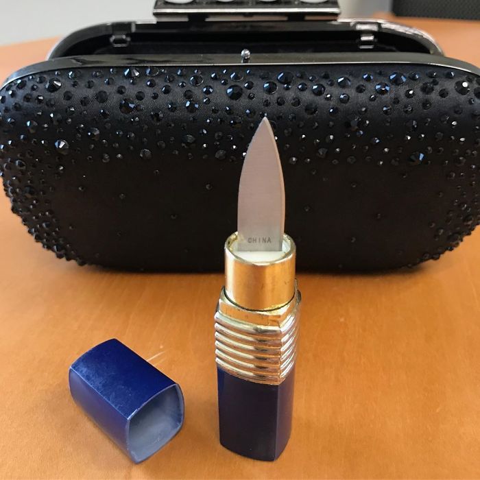 You Won't Have A Beautiful Day If You Try To Bring This "Lipstick" Through Airport Security