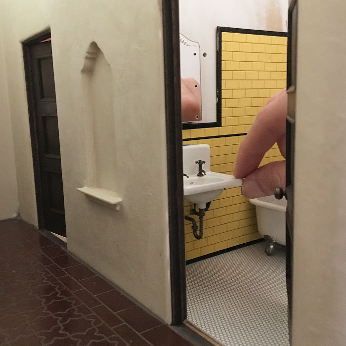 Miniature-Interiors-Art-Chris-Toledo