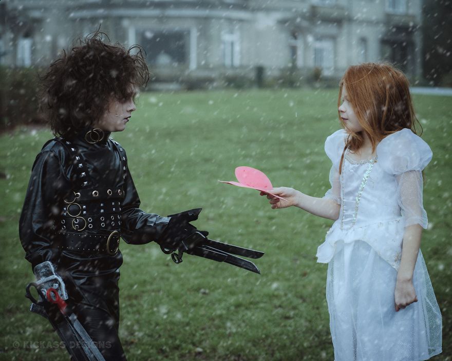These Kids Dressed Up As Edward Scissorhands And Kim Will Give You Life. These Kids Dressed Up As Edward Scissorhands And Kim Will Give You Life.