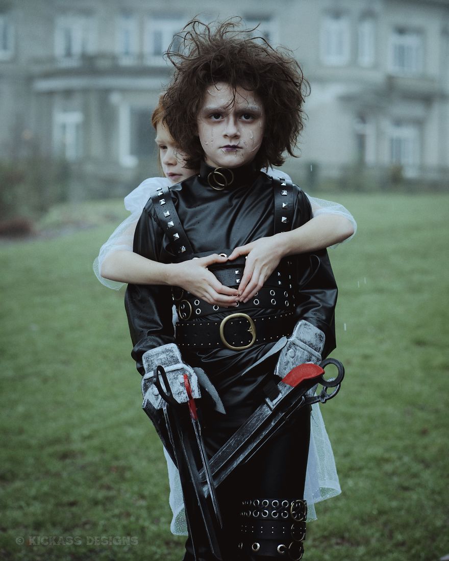 These Kids Dressed Up As Edward Scissorhands And Kim Will Give You Life. These Kids Dressed Up As Edward Scissorhands And Kim Will Give You Life.