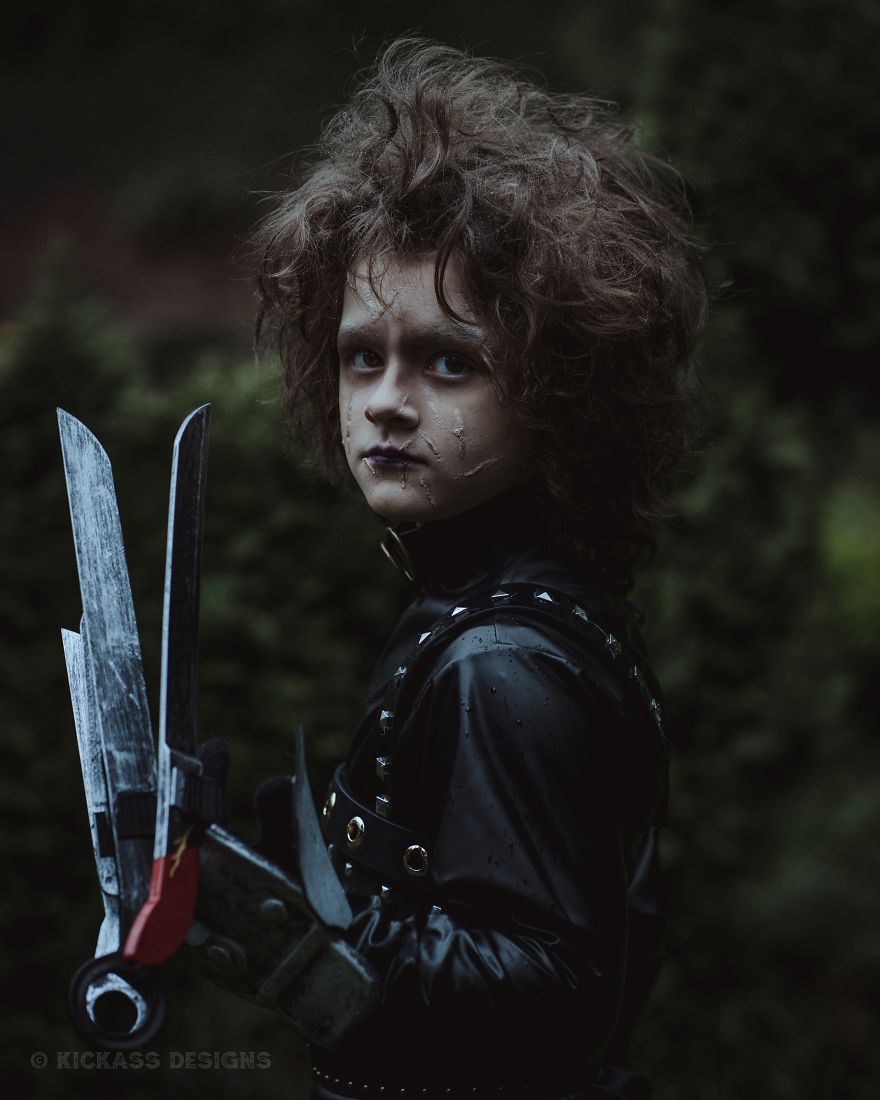 These Kids Dressed Up As Edward Scissorhands And Kim Will Give You Life.