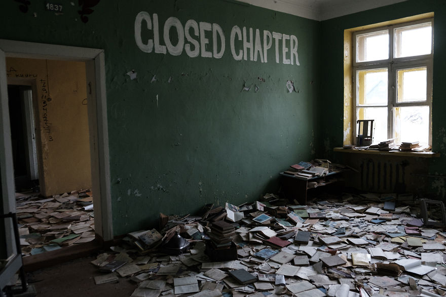 Abandoned Belongings In The Deserted Teriberka Village