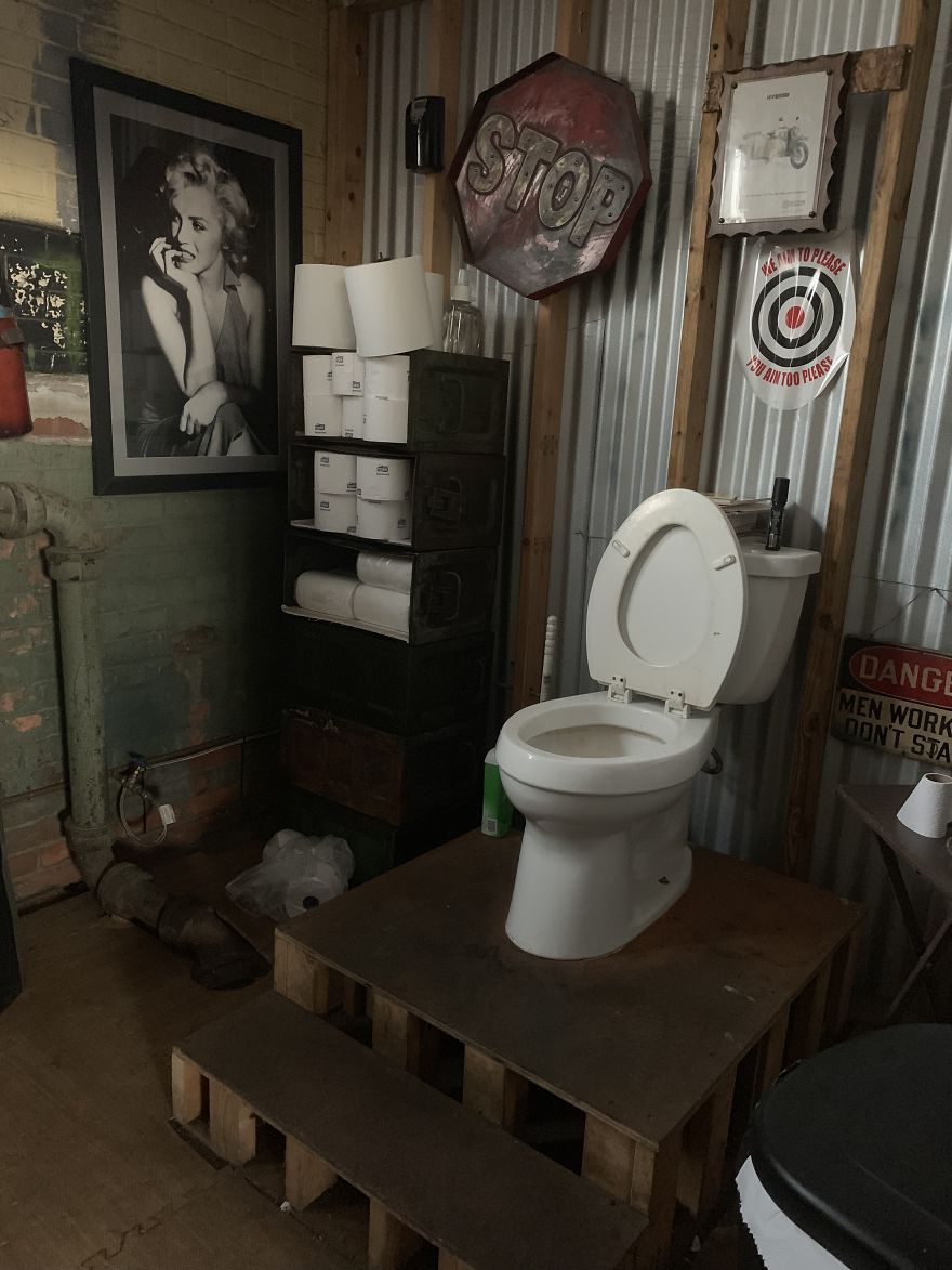 I Spent Five Years Photographing Bathrooms In Cleveland.