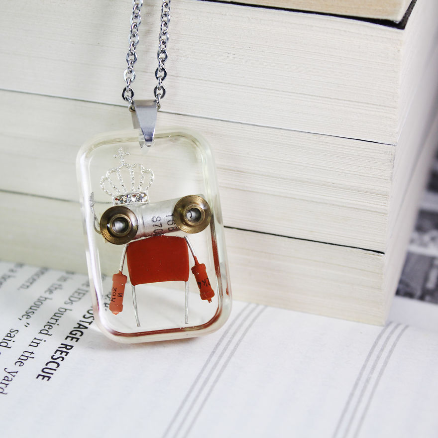 I Turned Electronic Components Into Adoptable Tiny Robots