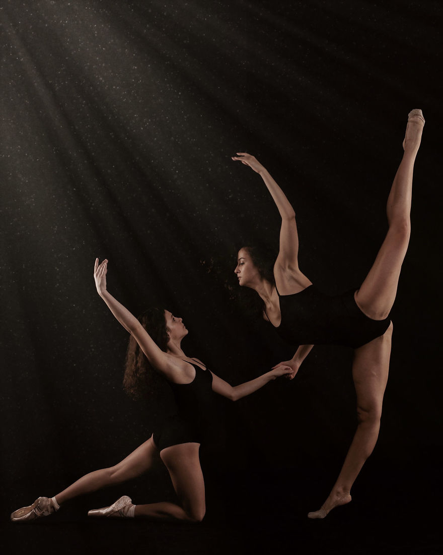 I Tried Reflecting The Future Through The Past By Capturing The Powerful Emotions Of Two Romanian Dancers I Tried Reflecting The Future Through The Past By Capturing The Powerful Emotions Of Two Romanian Dancers