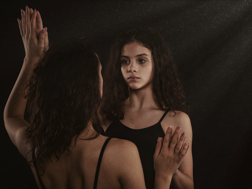 I Tried Reflecting The Future Through The Past By Capturing The Powerful Emotions Of Two Romanian Dancers I Tried Reflecting The Future Through The Past By Capturing The Powerful Emotions Of Two Romanian Dancers