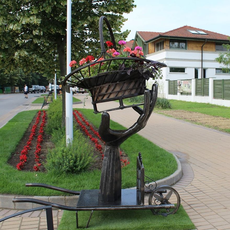 We Turn Scrap Metal Into Art To Protect The Planet From Even More Waste