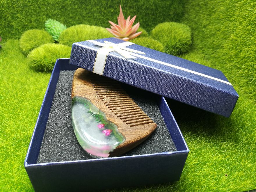 I Created This Jellyfish Comb Using Resin And Wood