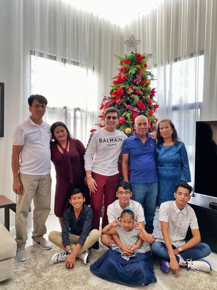 Adopted Son Repays The Poor Couple Who Took Him In As A Kid By Giving Them Their Dream Life, Goes Viral Adopted Son Repays The Poor Couple Who Took Him In As A Kid By Giving Them Their Dream Life, Goes Viral