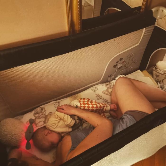 Breastfeeding Mom's Emotional Encounter With Orangutan At The Oldest Zoo In The World Goes Viral Breastfeeding Mom's Emotional Encounter With Orangutan At The Oldest Zoo In The World Goes Viral