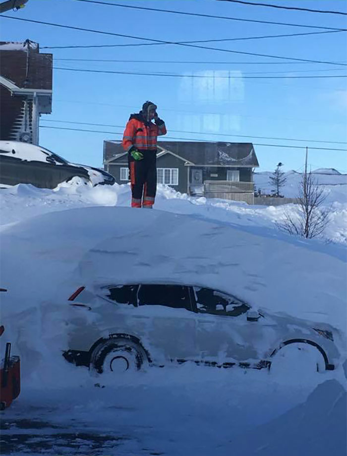 24 Hours In 30 Seconds: Timelapse Video Shows Snow Almost Reaching The Roof During A Blizzard In Canada 24 Hours In 30 Seconds: Timelapse Video Shows Snow Almost Reaching The Roof During A Blizzard In Canada